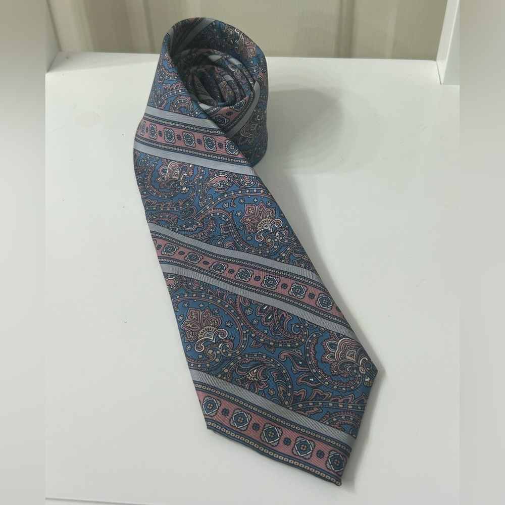 VTG Christian Dior Men’s Silk Tie Blue Pink Paisley Floral Italy Woven USA Made